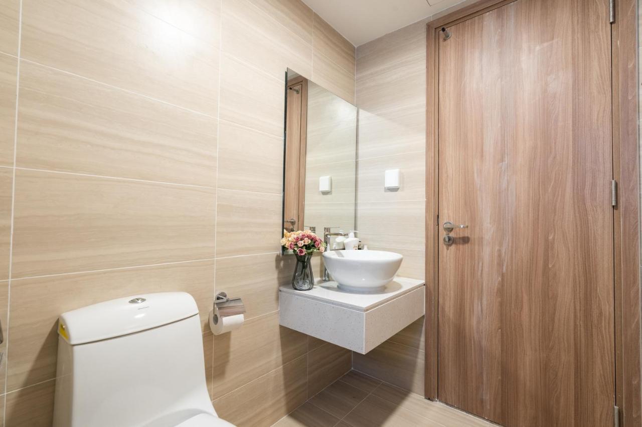 1St District/3Br Luxurious Apartment-The Soho 호치민 외부 사진